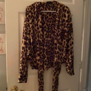 Lightweight tie in the front leopard print shirt